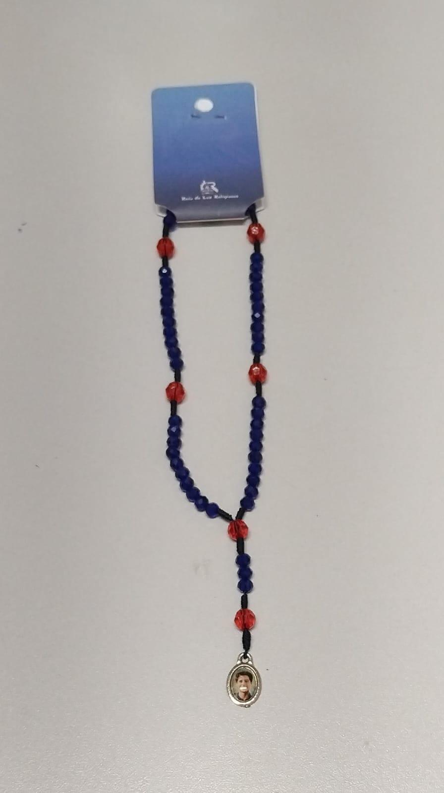 imagem de Terço de pulso azul e vermelho Carlo Acutis